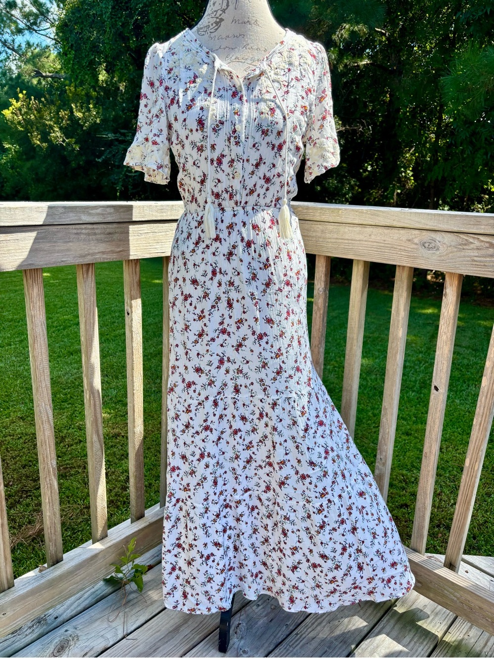 Women's White Floral Maxi Dress